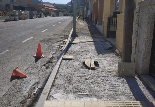 O Concello executa un proxecto de renovación de camiños e beirarrúas en Landoi, Sismundi e Cariño